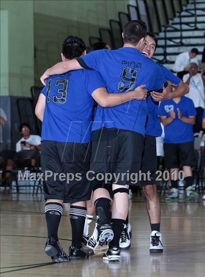 Thumbnail 1 in Foshay Learning Center vs. Elizabeth Learning Center (CIF LA City Section D2 Final) photogallery.