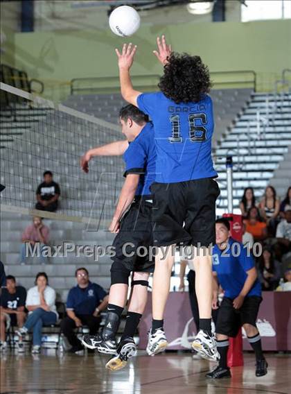 Thumbnail 1 in Foshay Learning Center vs. Elizabeth Learning Center (CIF LA City Section D2 Final) photogallery.