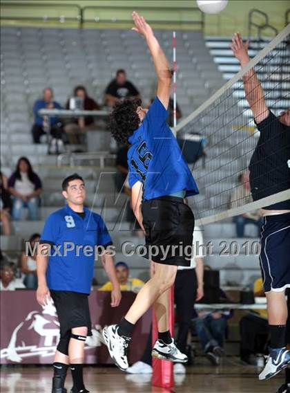 Thumbnail 1 in Foshay Learning Center vs. Elizabeth Learning Center (CIF LA City Section D2 Final) photogallery.