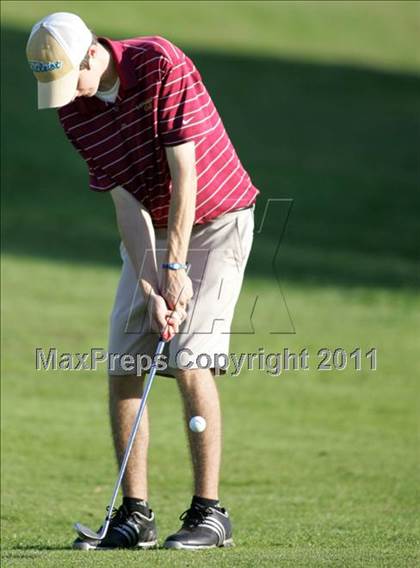 Thumbnail 1 in Lincoln vs. Des Moines East photogallery.