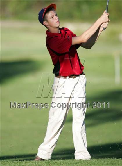 Thumbnail 3 in Lincoln vs. Des Moines East photogallery.