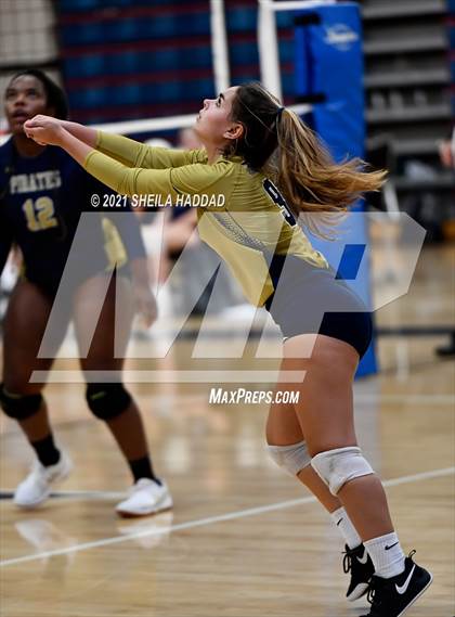 Thumbnail 1 in Boca Ciega @ Palm Harbor University photogallery.