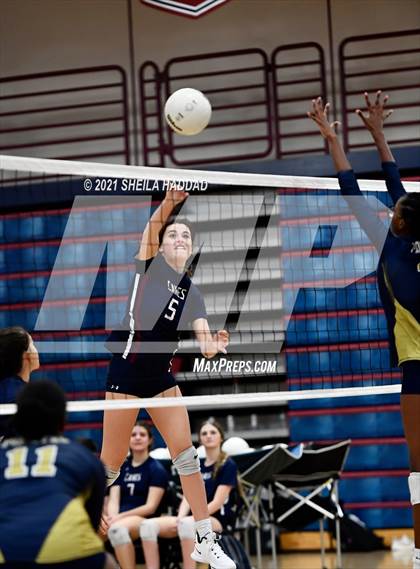 Thumbnail 3 in Boca Ciega @ Palm Harbor University photogallery.