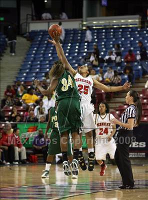 Thumbnail 1 in Berkeley vs. Poly (CIF State D1 Final) photogallery.