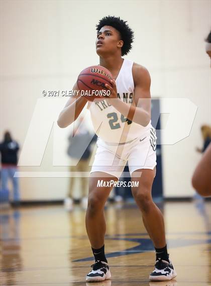 Thumbnail 1 in Legend vs Aurora Central photogallery.