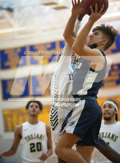 Thumbnail 1 in Legend vs Aurora Central photogallery.