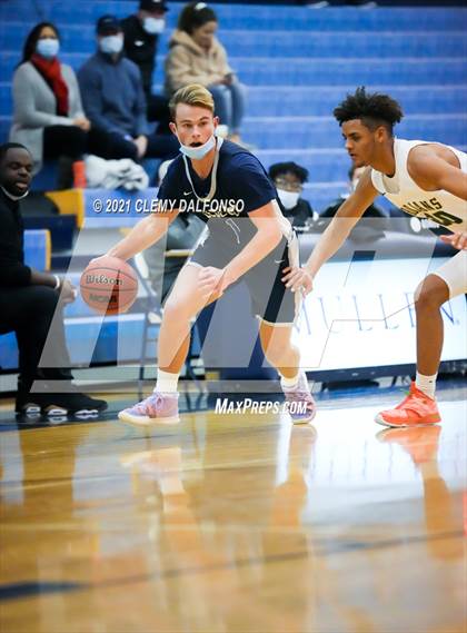 Thumbnail 3 in Legend vs Aurora Central photogallery.