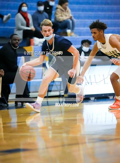 Thumbnail 1 in Legend vs Aurora Central photogallery.