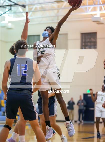 Thumbnail 3 in Legend vs Aurora Central photogallery.