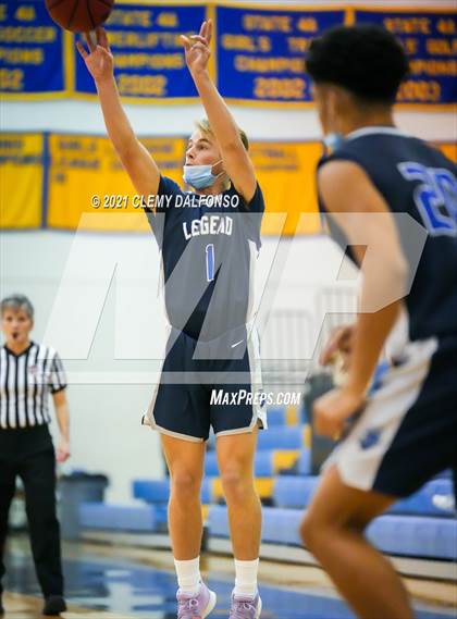 Thumbnail 3 in Legend vs Aurora Central photogallery.