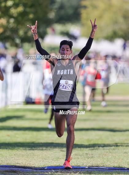 Thumbnail 2 in UIL Cross Country 6A Finals (5K) photogallery.