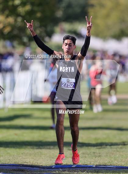 Thumbnail 2 in UIL Cross Country 6A Finals (5K) photogallery.