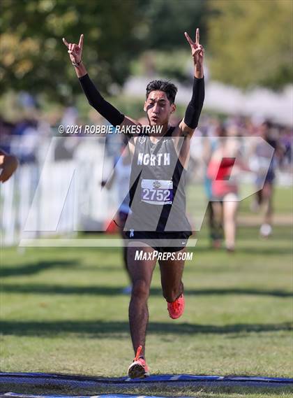 Thumbnail 3 in UIL Cross Country 6A Finals (5K) photogallery.