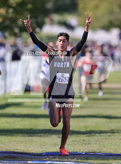 Thumbnail 3 in UIL Cross Country 6A Finals (5K) photogallery.