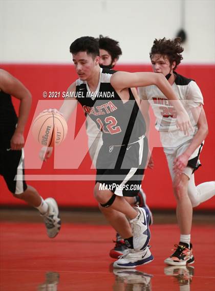 Thumbnail 2 in Arleta vs Waverly (2021 Burroughs varsity Tournament) photogallery.