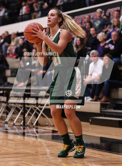 Thumbnail 2 in Jackson vs. GlenOak (OHSAA Division I District Final) photogallery.