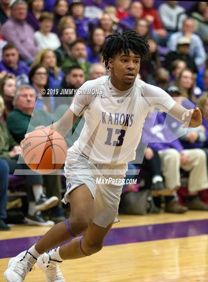 Thumbnail 2 in Collinsville vs. Alton (IHSA Regional Final) photogallery.