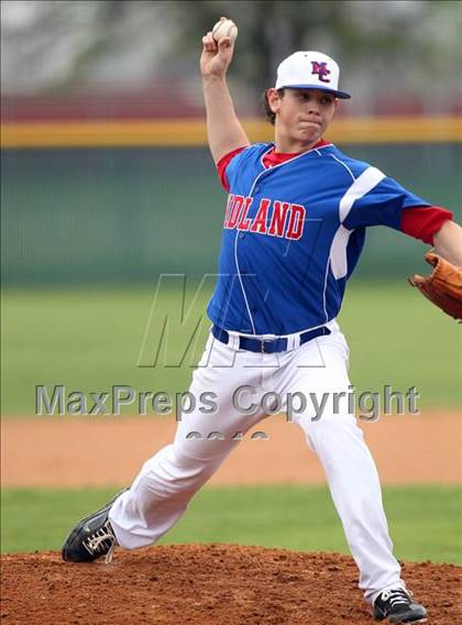 Thumbnail 1 in Midland Christian vs. Anderson (Langerhans Classic) photogallery.