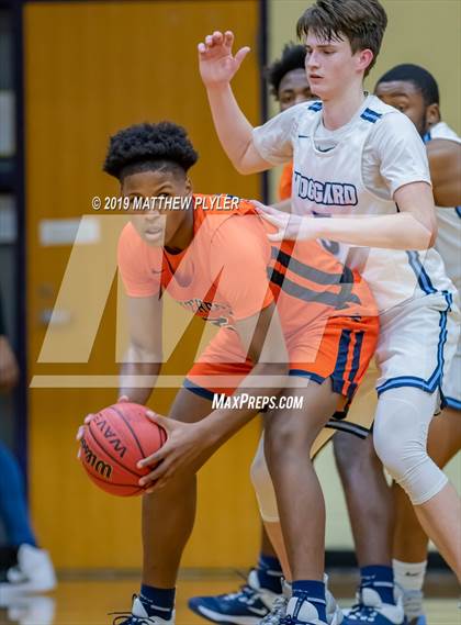 Thumbnail 3 in Hoggard vs. Southern Lee (Cumberland County Holiday Classic - 2nd Round) photogallery.