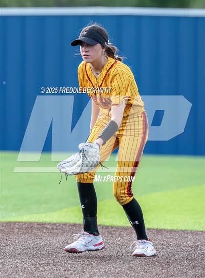 Thumbnail 1 in S & S Consolidated @ Hooks (UIL 3A Regional Semifinal Playoff) photogallery.