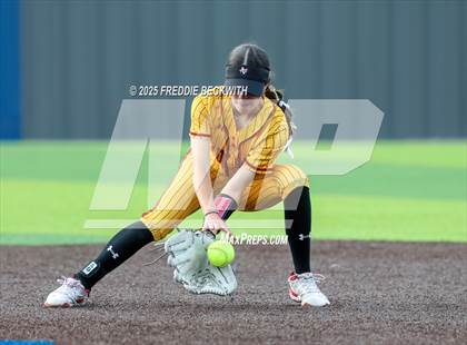 Thumbnail 2 in S & S Consolidated @ Hooks (UIL 3A Regional Semifinal Playoff) photogallery.