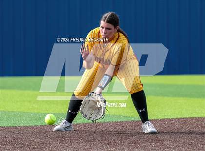 Thumbnail 3 in S & S Consolidated @ Hooks (UIL 3A Regional Semifinal Playoff) photogallery.