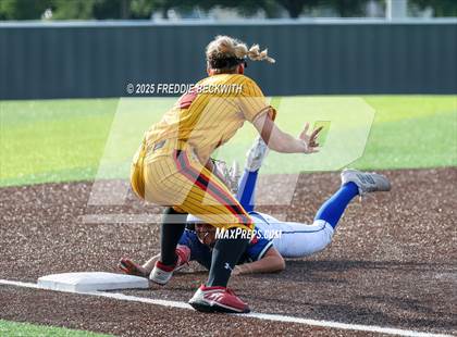 Thumbnail 1 in S & S Consolidated @ Hooks (UIL 3A Regional Semifinal Playoff) photogallery.