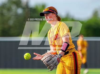 Thumbnail 2 in S & S Consolidated @ Hooks (UIL 3A Regional Semifinal Playoff) photogallery.