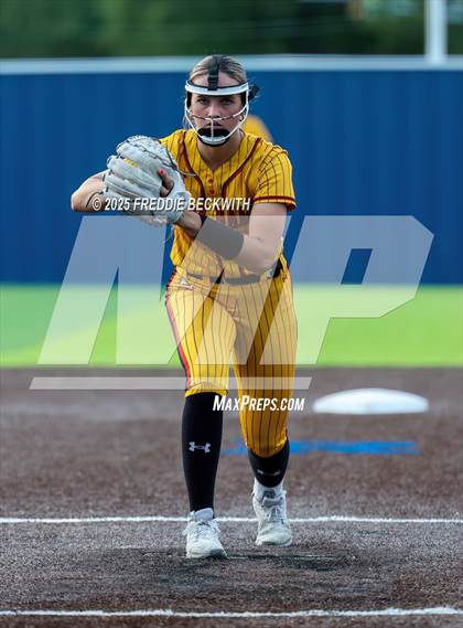 Thumbnail 2 in S & S Consolidated @ Hooks (UIL 3A Regional Semifinal Playoff) photogallery.