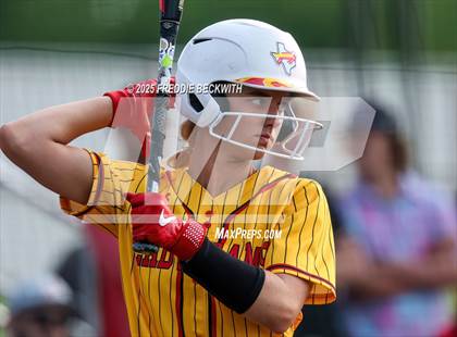 Thumbnail 1 in S & S Consolidated @ Hooks (UIL 3A Regional Semifinal Playoff) photogallery.