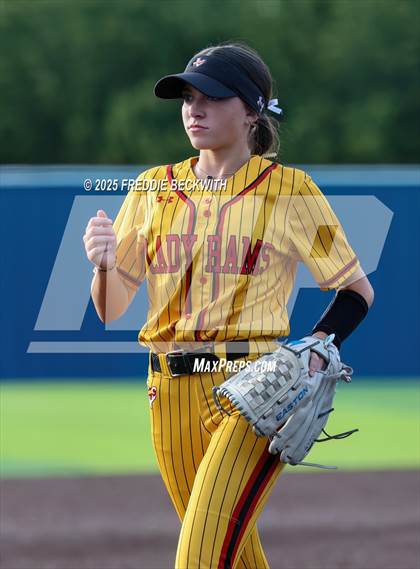 Thumbnail 1 in S & S Consolidated @ Hooks (UIL 3A Regional Semifinal Playoff) photogallery.