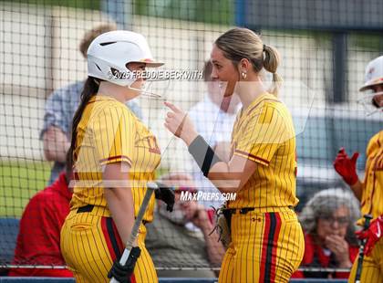 Thumbnail 3 in S & S Consolidated @ Hooks (UIL 3A Regional Semifinal Playoff) photogallery.