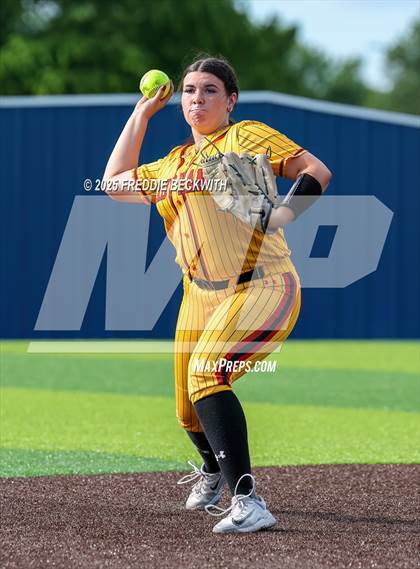 Thumbnail 1 in S & S Consolidated @ Hooks (UIL 3A Regional Semifinal Playoff) photogallery.