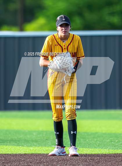 Thumbnail 3 in S & S Consolidated @ Hooks (UIL 3A Regional Semifinal Playoff) photogallery.