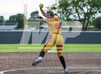 Thumbnail 1 in S & S Consolidated @ Hooks (UIL 3A Regional Semifinal Playoff) photogallery.