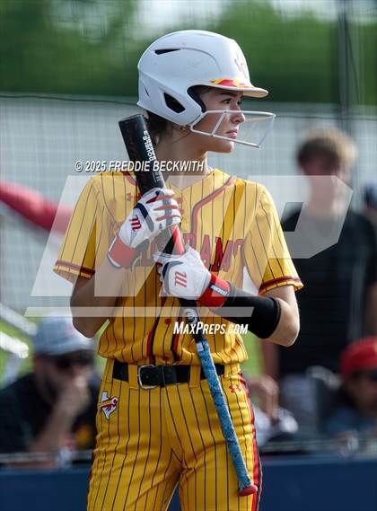 Thumbnail 3 in S & S Consolidated @ Hooks (UIL 3A Regional Semifinal Playoff) photogallery.