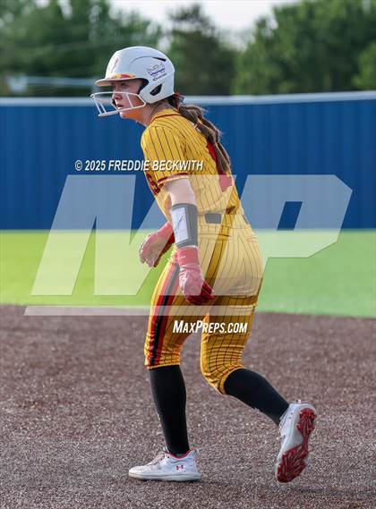Thumbnail 1 in S & S Consolidated @ Hooks (UIL 3A Regional Semifinal Playoff) photogallery.