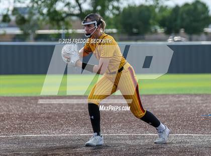 Thumbnail 3 in S & S Consolidated @ Hooks (UIL 3A Regional Semifinal Playoff) photogallery.