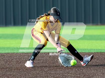 Thumbnail 1 in S & S Consolidated @ Hooks (UIL 3A Regional Semifinal Playoff) photogallery.
