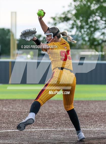 Thumbnail 1 in S & S Consolidated @ Hooks (UIL 3A Regional Semifinal Playoff) photogallery.