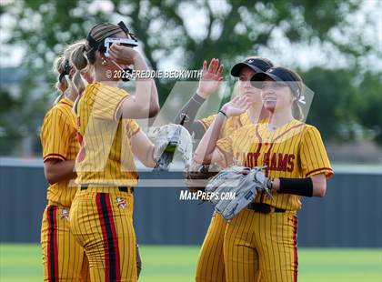 Thumbnail 1 in S & S Consolidated @ Hooks (UIL 3A Regional Semifinal Playoff) photogallery.