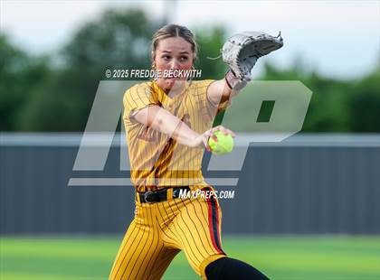 Thumbnail 1 in S & S Consolidated @ Hooks (UIL 3A Regional Semifinal Playoff) photogallery.