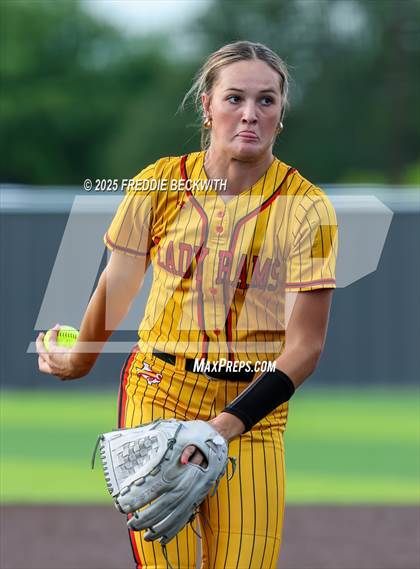 Thumbnail 2 in S & S Consolidated @ Hooks (UIL 3A Regional Semifinal Playoff) photogallery.