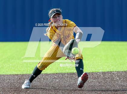 Thumbnail 2 in S & S Consolidated @ Hooks (UIL 3A Regional Semifinal Playoff) photogallery.