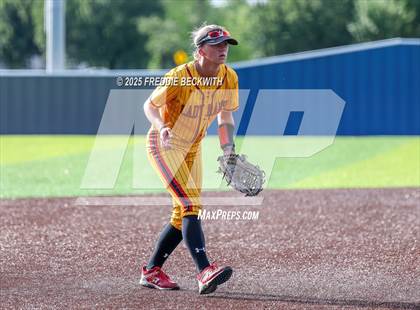 Thumbnail 1 in S & S Consolidated @ Hooks (UIL 3A Regional Semifinal Playoff) photogallery.