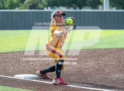 Thumbnail 2 in S & S Consolidated @ Hooks (UIL 3A Regional Semifinal Playoff) photogallery.