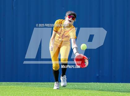 Thumbnail 1 in S & S Consolidated @ Hooks (UIL 3A Regional Semifinal Playoff) photogallery.