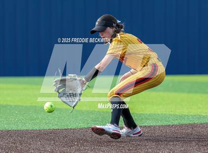Thumbnail 2 in S & S Consolidated @ Hooks (UIL 3A Regional Semifinal Playoff) photogallery.