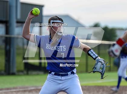 Thumbnail 1 in S & S Consolidated @ Hooks (UIL 3A Regional Semifinal Playoff) photogallery.