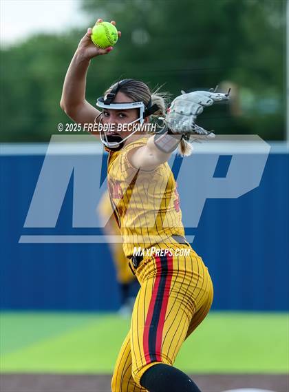 Thumbnail 1 in S & S Consolidated @ Hooks (UIL 3A Regional Semifinal Playoff) photogallery.